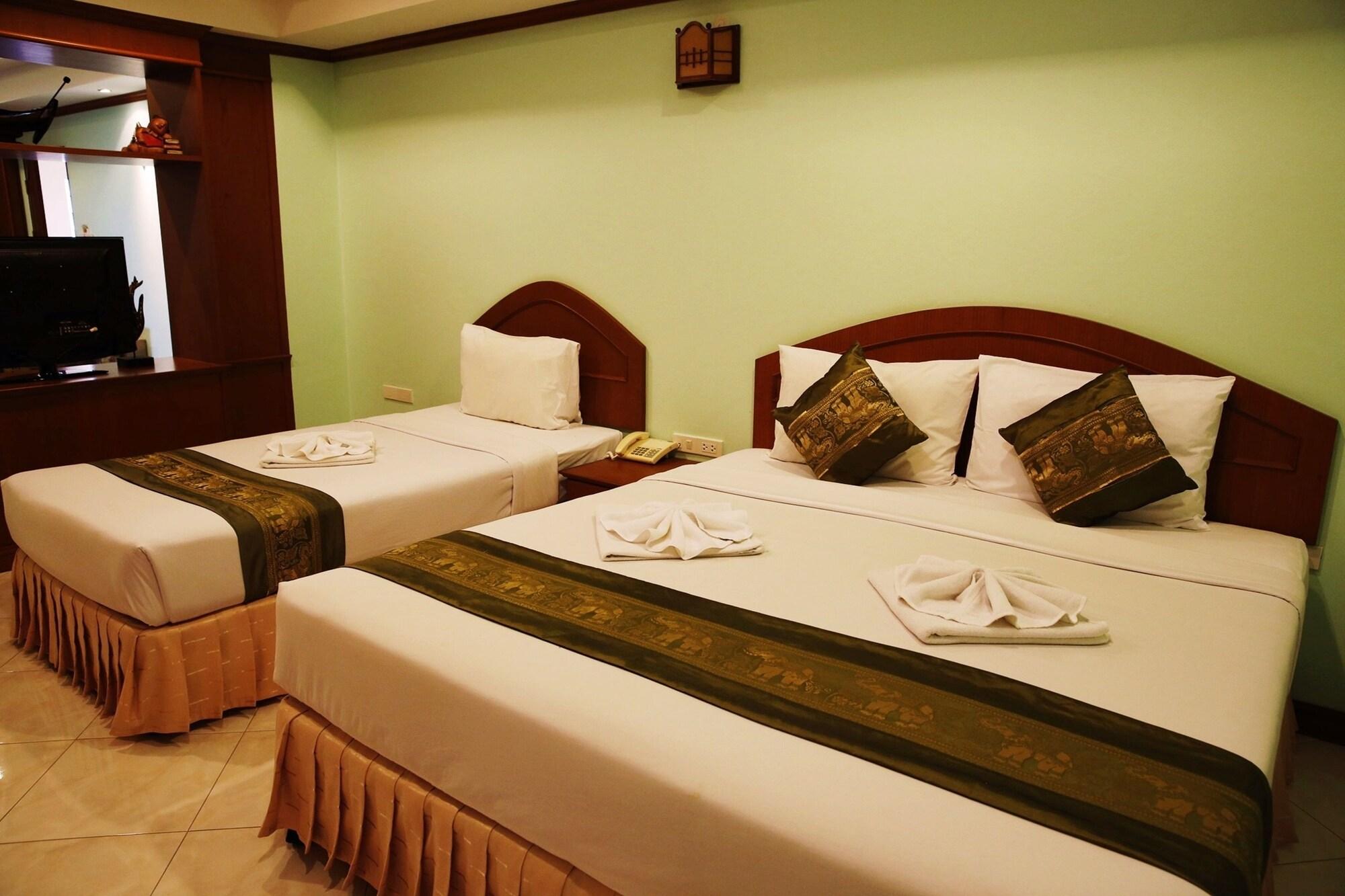 Baan SS Karon Hotel Bagian luar foto