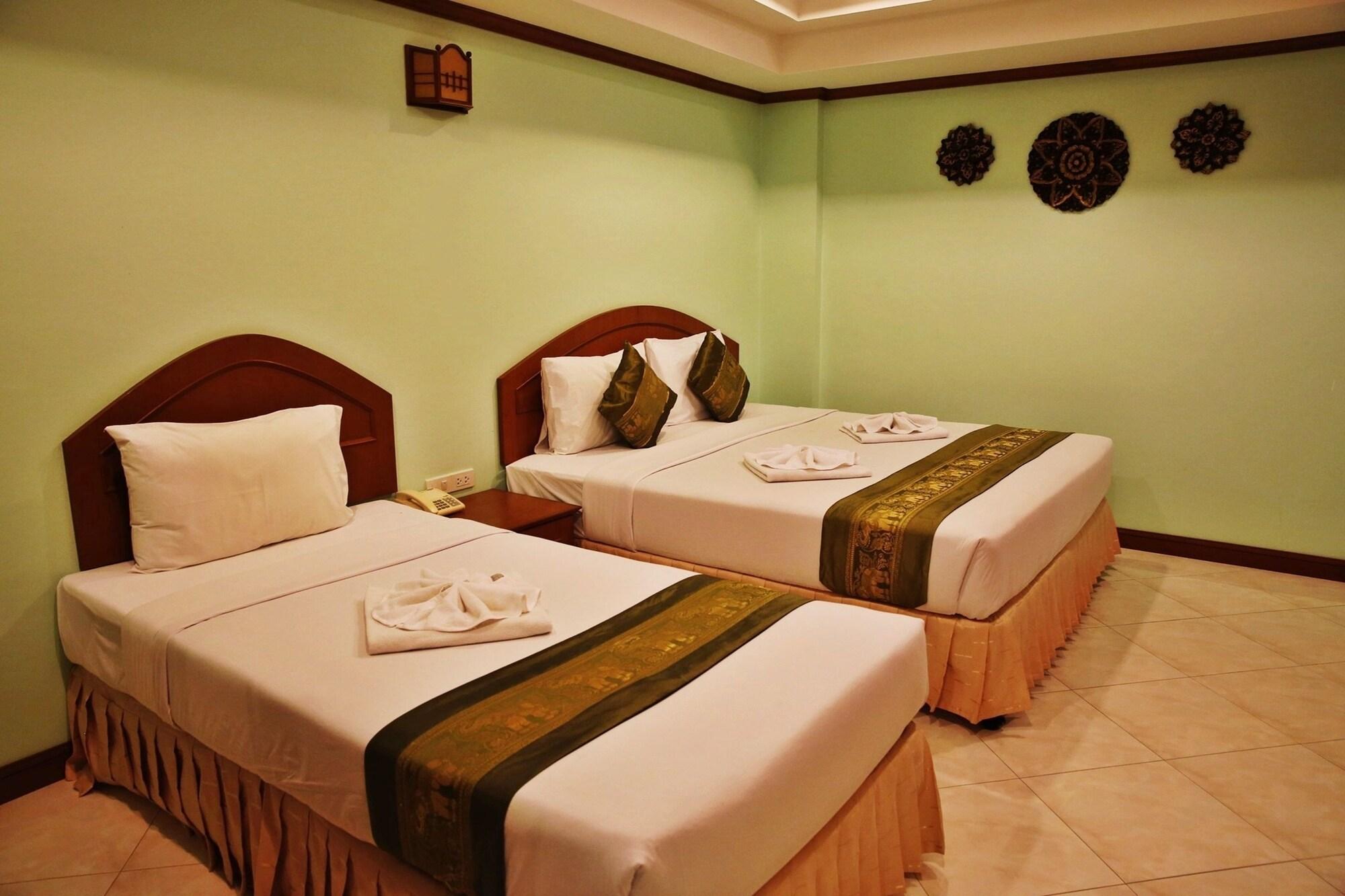 Baan SS Karon Hotel Bagian luar foto