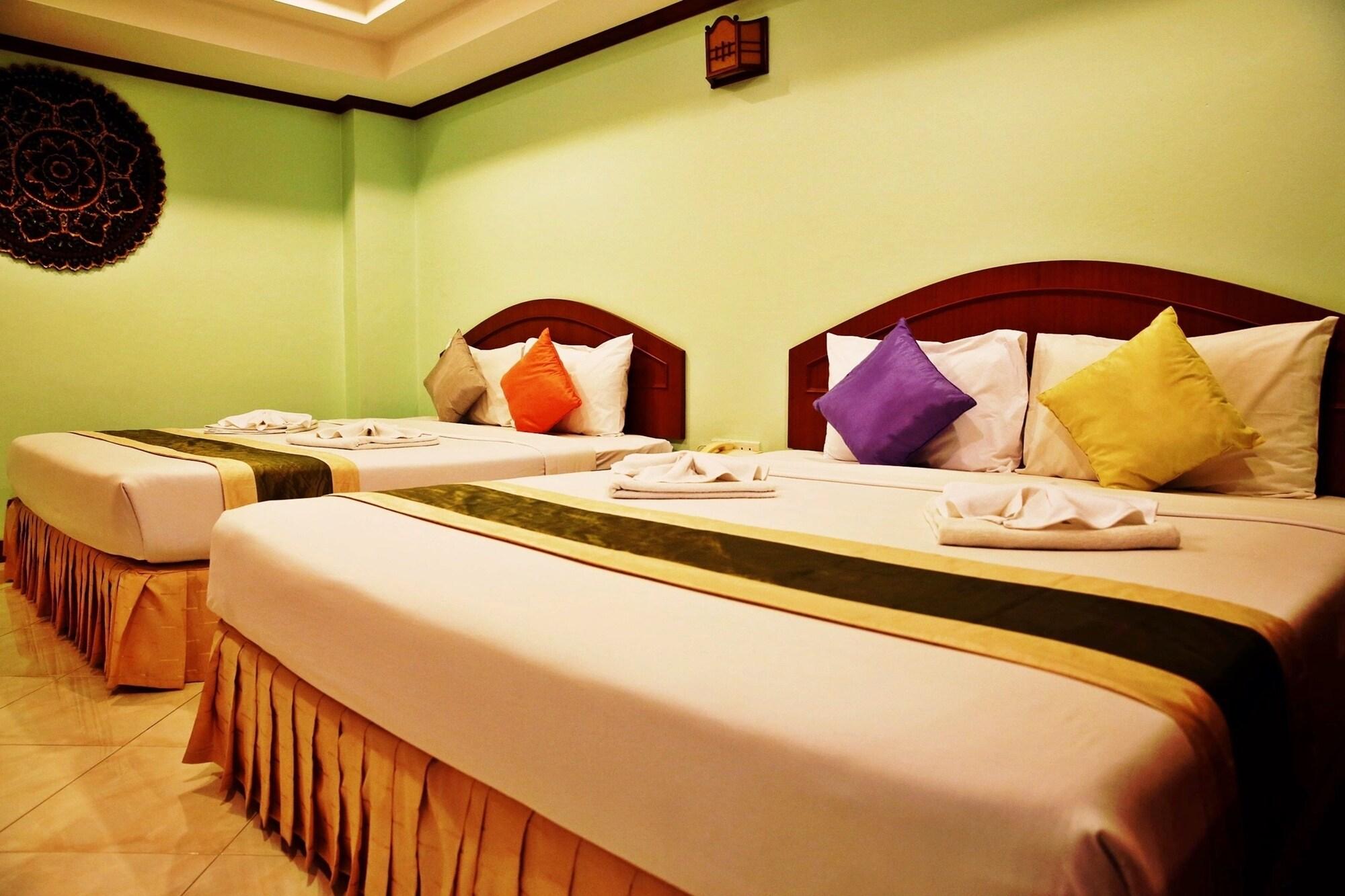 Baan SS Karon Hotel Bagian luar foto