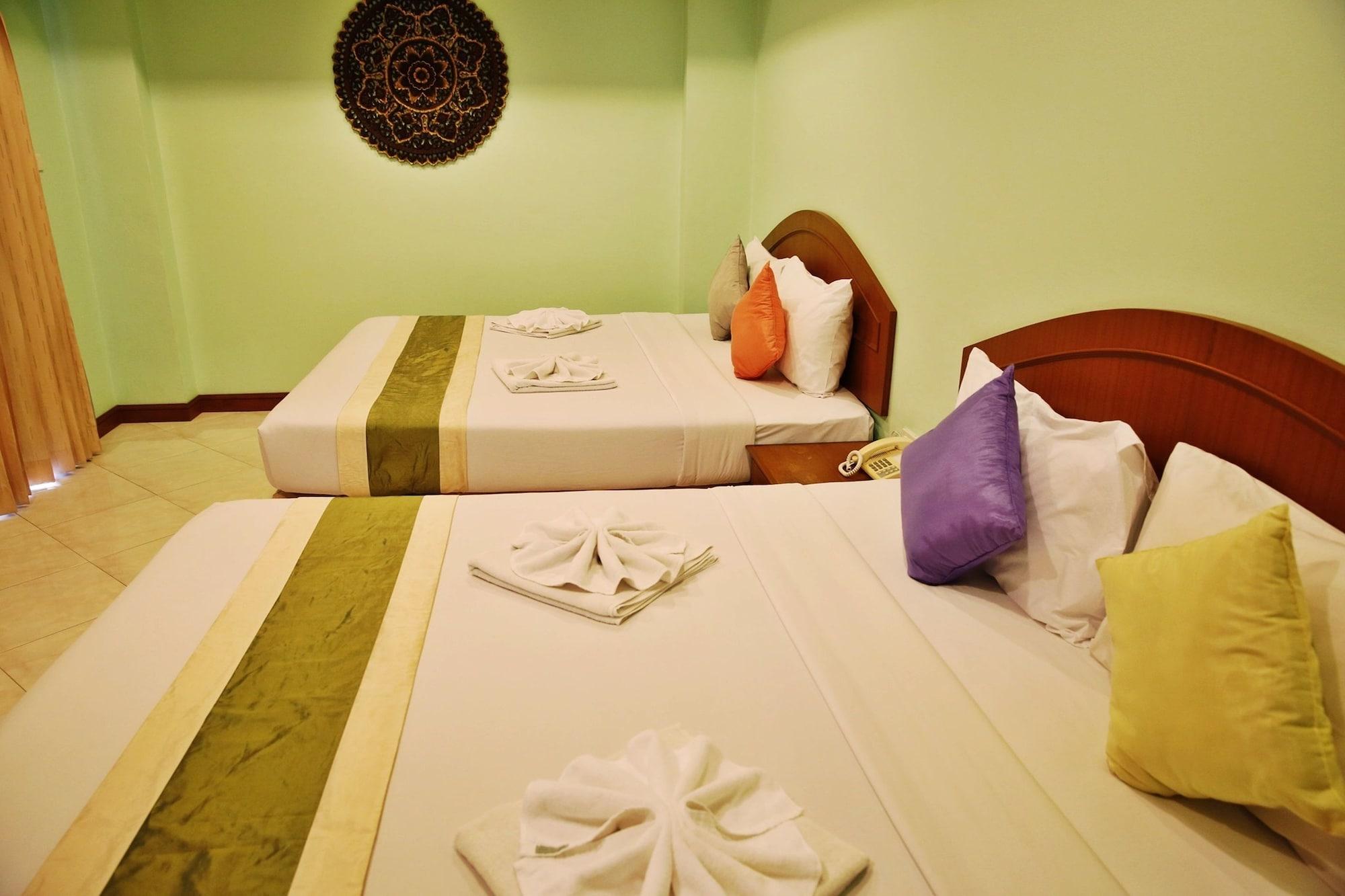 Baan SS Karon Hotel Bagian luar foto