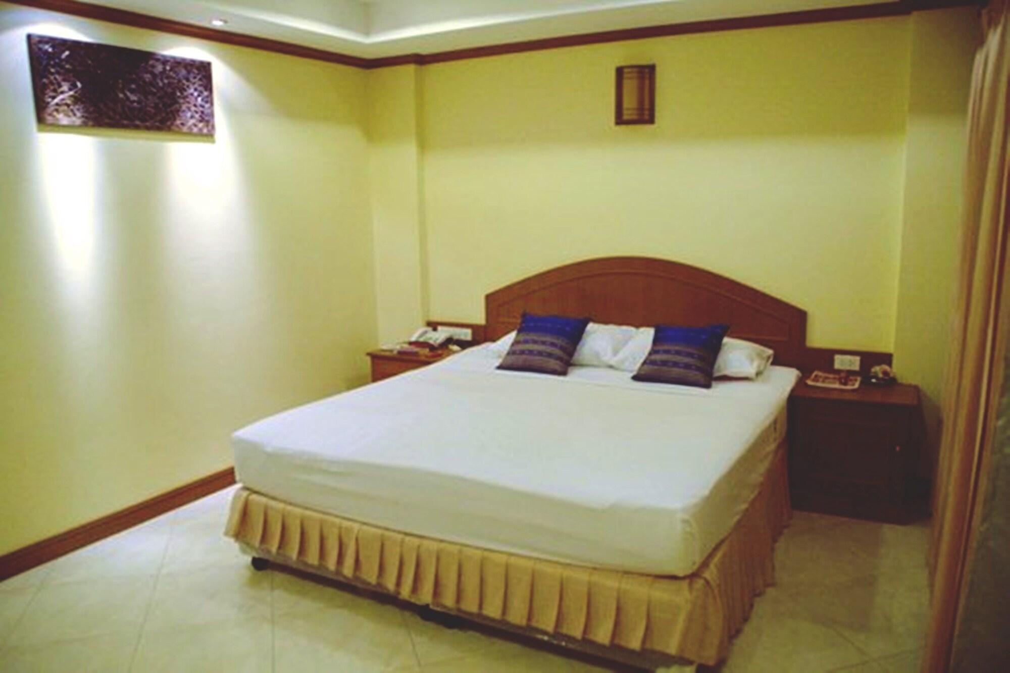 Baan SS Karon Hotel Bagian luar foto