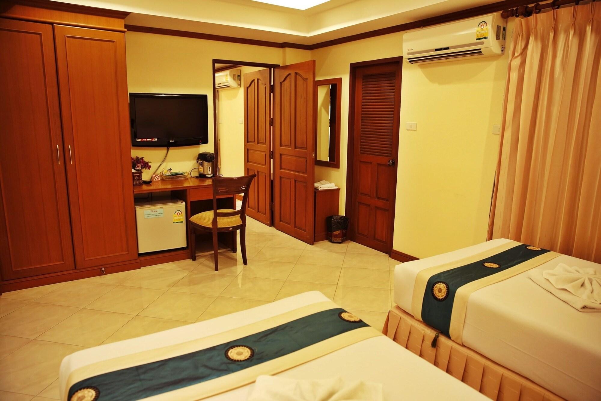 Baan SS Karon Hotel Bagian luar foto