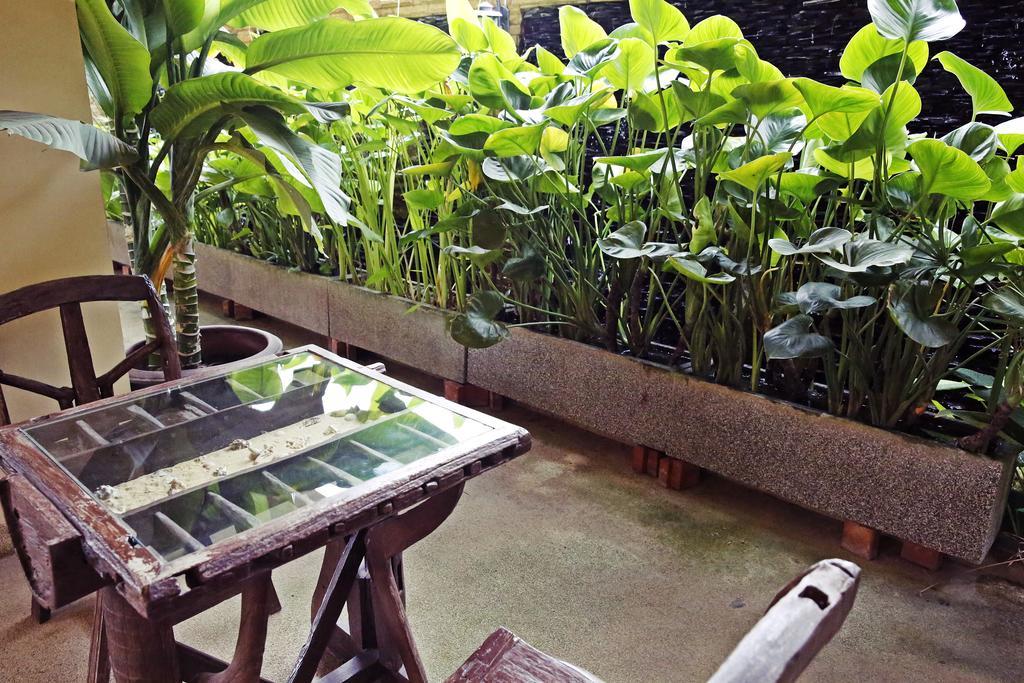 Baan SS Karon Hotel Bagian luar foto