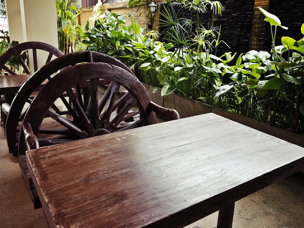 Baan SS Karon Hotel Bagian luar foto