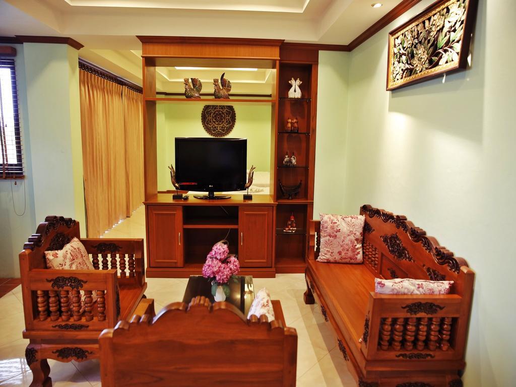 Baan SS Karon Hotel Bagian luar foto