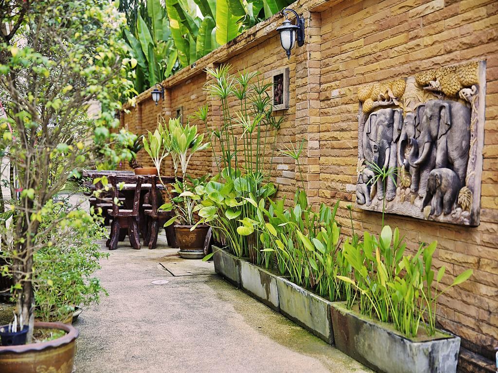 Baan SS Karon Hotel Bagian luar foto