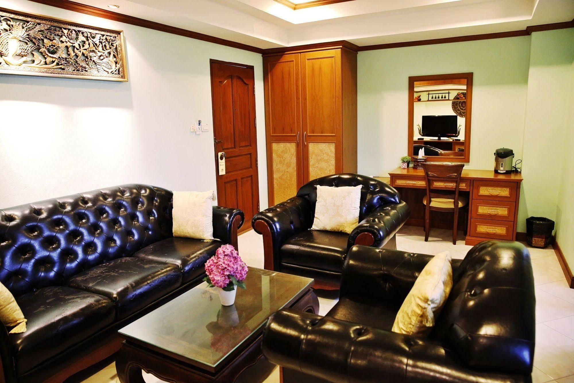 Baan SS Karon Hotel Bagian luar foto